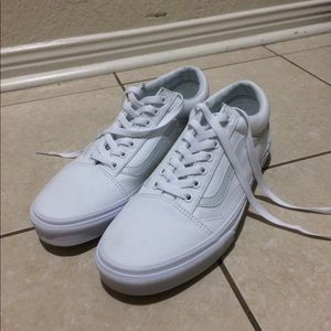 Vans old skool men size 10.5 true white